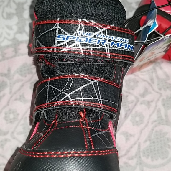NWT Spiderman snow boots - Picture 5 of 9